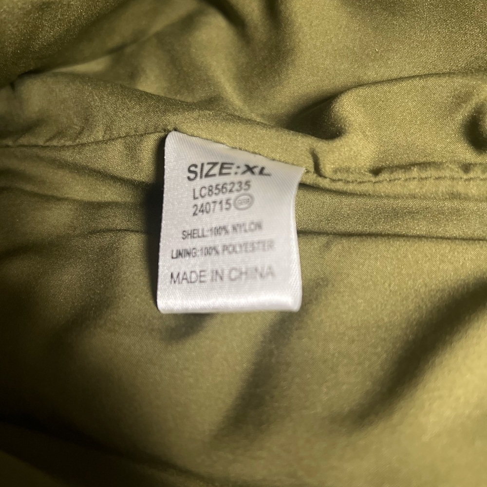 NWOT Luvamia XL Army Green Lightweight Hooded Puffer Jacket - Picture 9 of 10